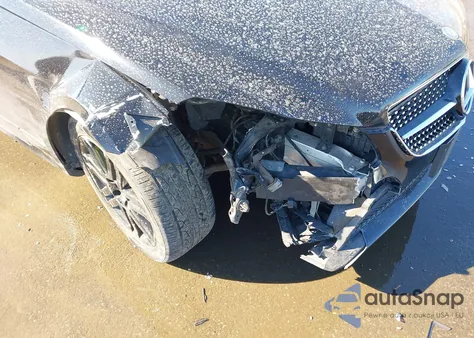 2014 Mercedes-Benz E 350 z USA, uszkodzony, nr VIN WDDKJ5KB6EF238107